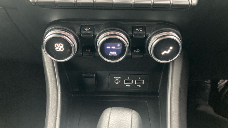 Renault Captur 1.5 dCi 115 Iconic 5dr EDC Diesel Hatchback